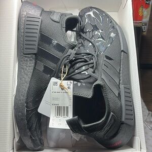 Star Wars x adidas men’s  nmd r1 ie6000 size 9us